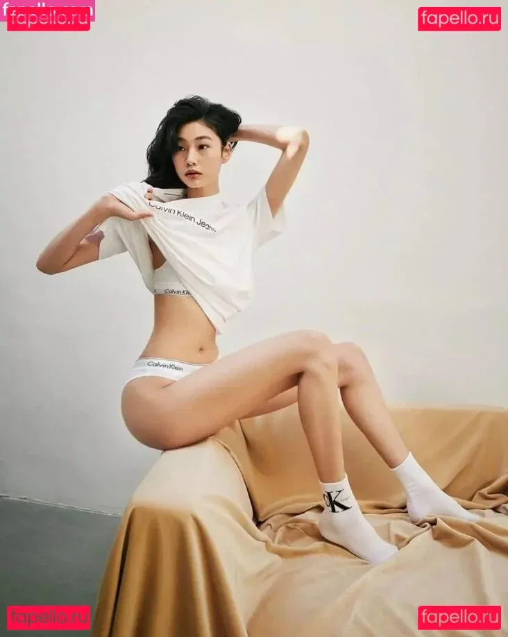 Jung Ho-yeon Onlyfans Photo Gallery 