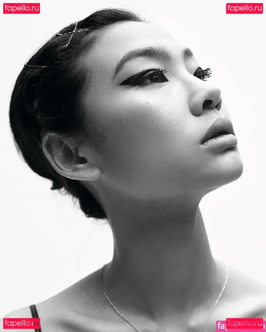 Jung Ho-yeon Onlyfans Photo Gallery 