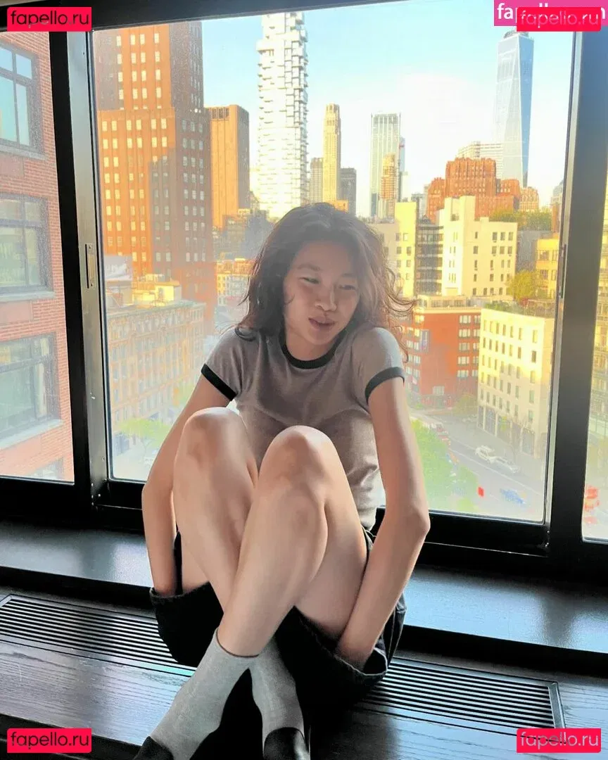 Jung Ho-yeon Onlyfans Photo Gallery 