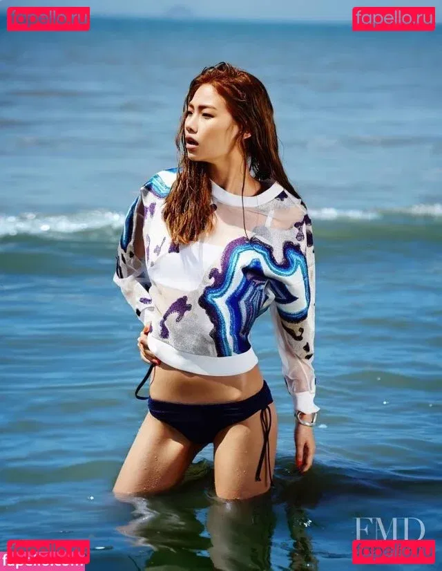 Jung Ho-yeon Onlyfans Photo Gallery 