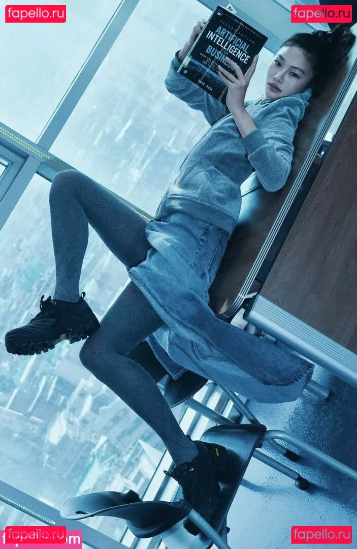 Jung Ho-yeon Onlyfans Photo Gallery 