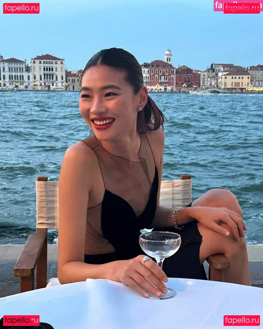 Jung Ho-yeon Onlyfans Photo Gallery 