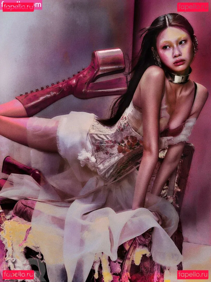 Jung Ho-yeon Onlyfans Photo Gallery 