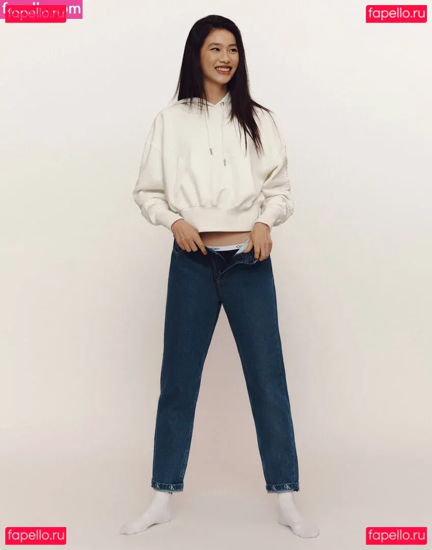 Jung Ho-yeon Onlyfans Photo Gallery 