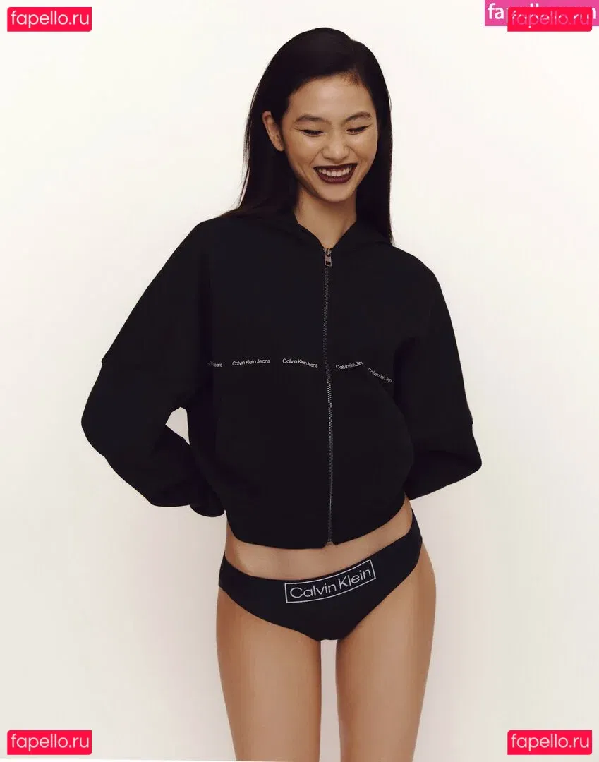 Jung Ho-yeon Onlyfans Photo Gallery 