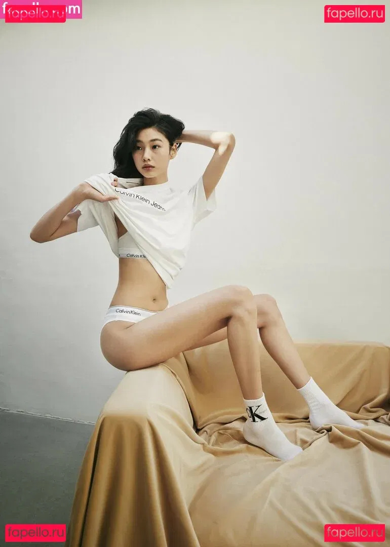 Jung Ho-yeon Onlyfans Photo Gallery 