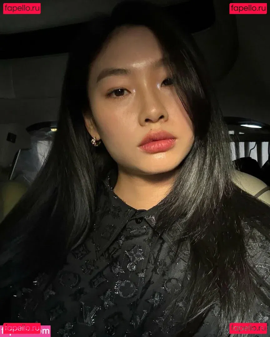 Jung Ho-yeon Onlyfans Photo Gallery 