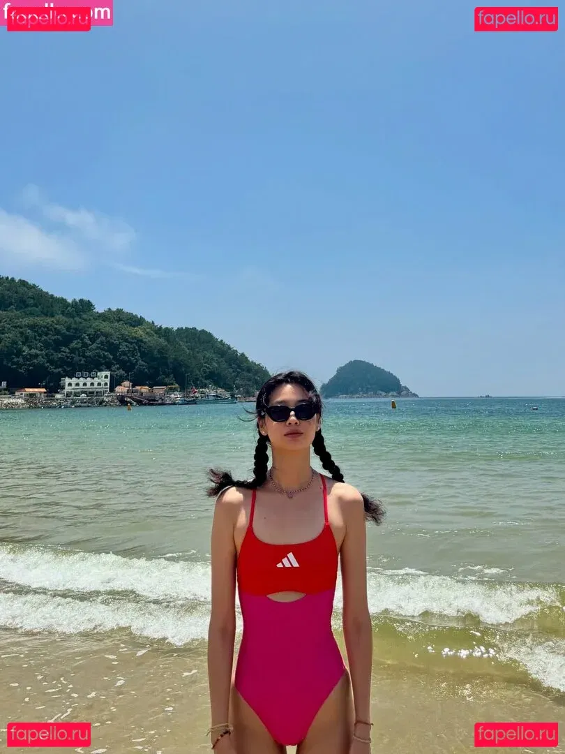 Jung Ho-yeon Onlyfans Photo Gallery 