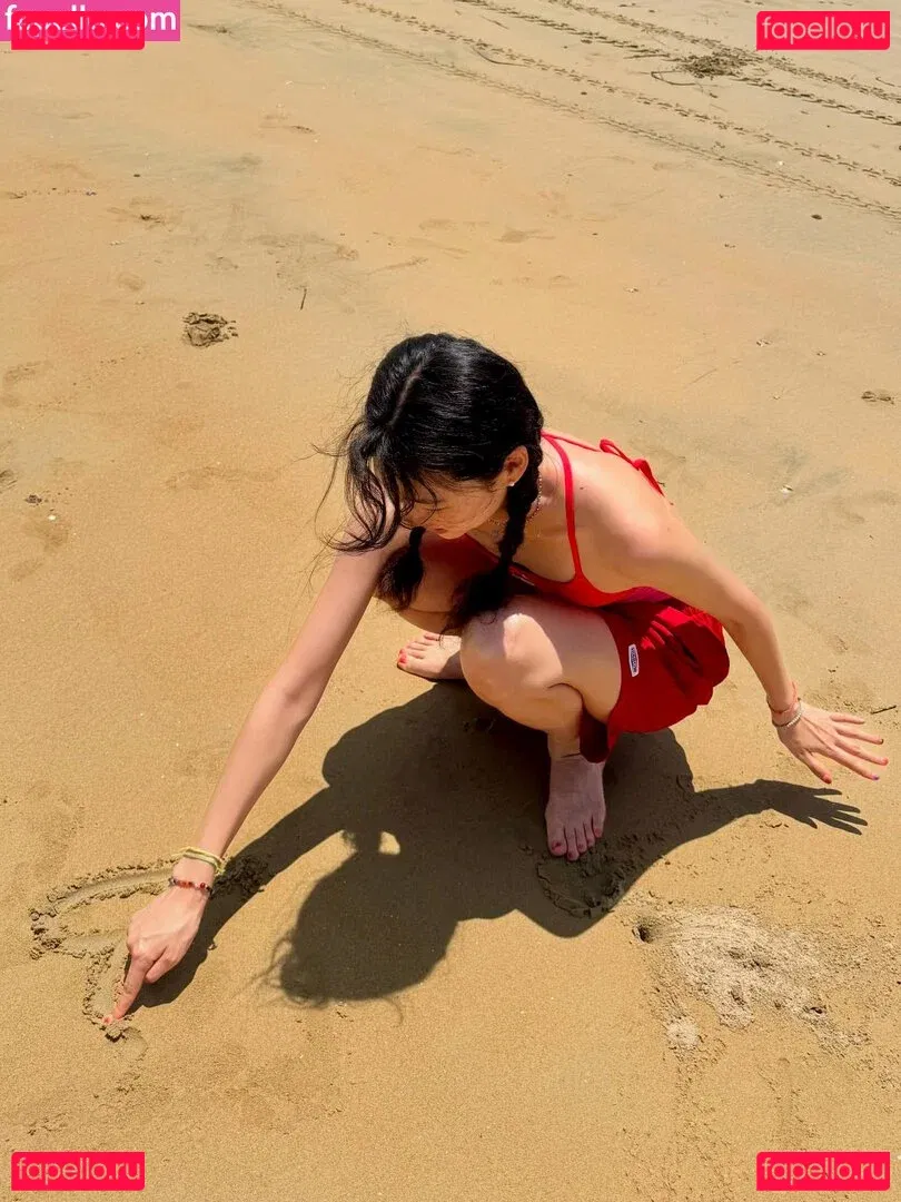 Jung Ho-yeon Onlyfans Photo Gallery 