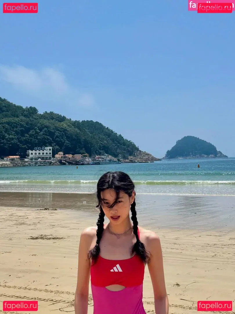 Jung Ho-yeon Onlyfans Photo Gallery 