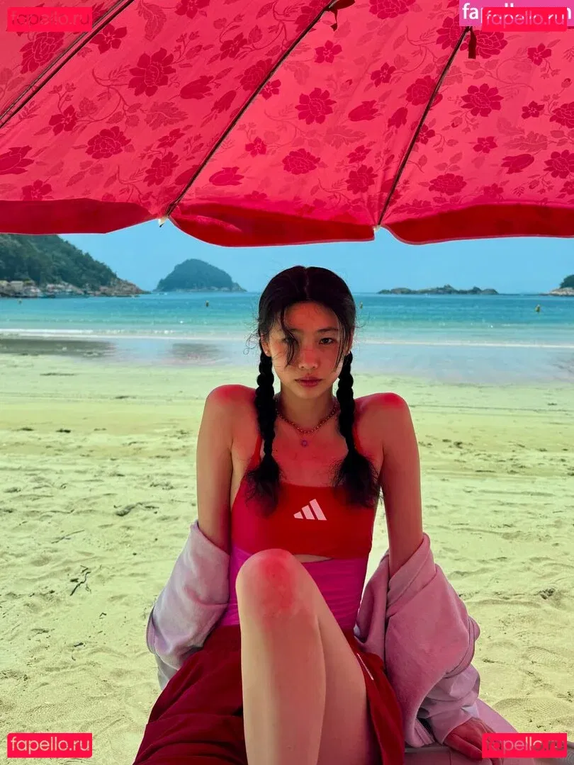 Jung Ho-yeon Onlyfans Photo Gallery 