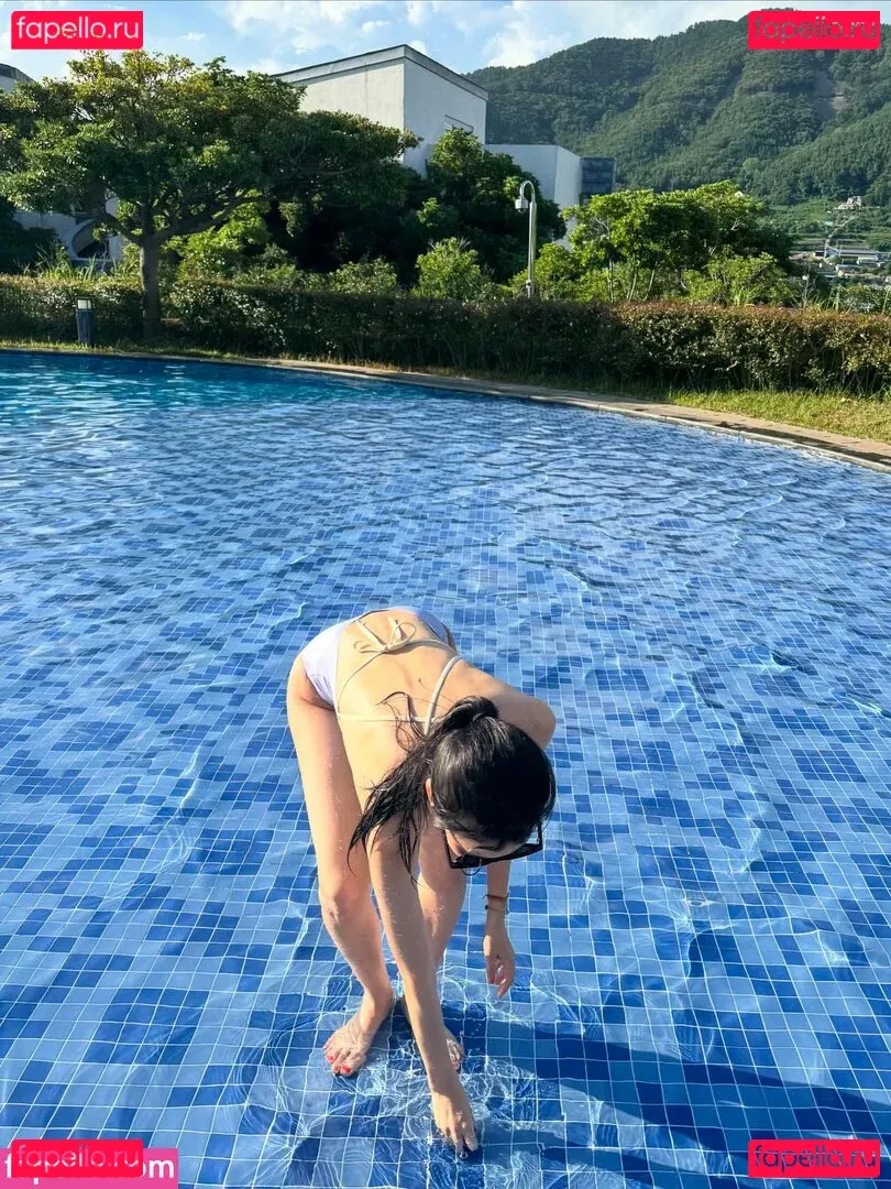 Jung Ho-yeon Onlyfans Photo Gallery 