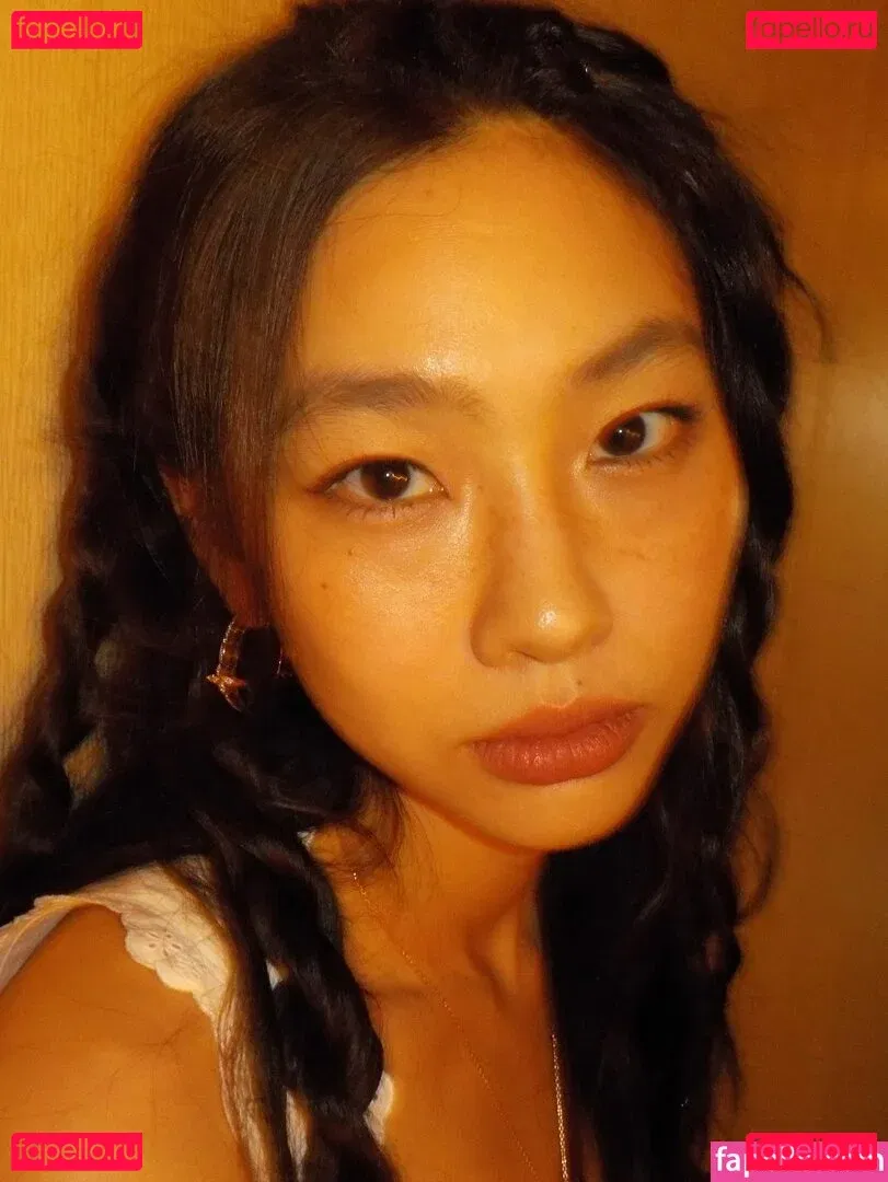 Jung Ho-yeon Onlyfans Photo Gallery 