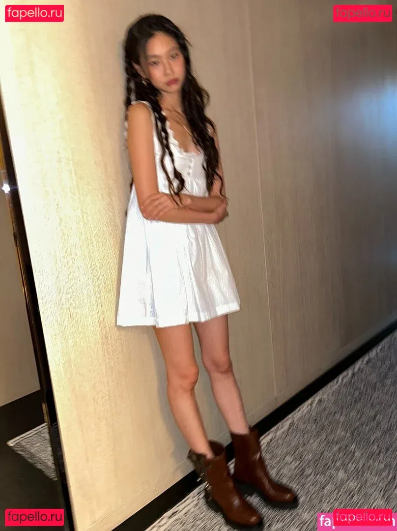 Jung Ho-yeon Onlyfans Photo Gallery 