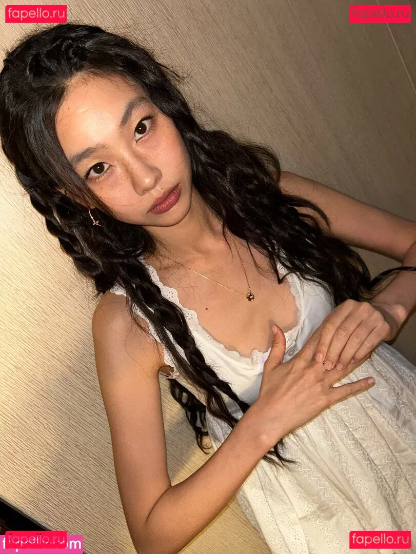 Jung Ho-yeon Onlyfans Photo Gallery 