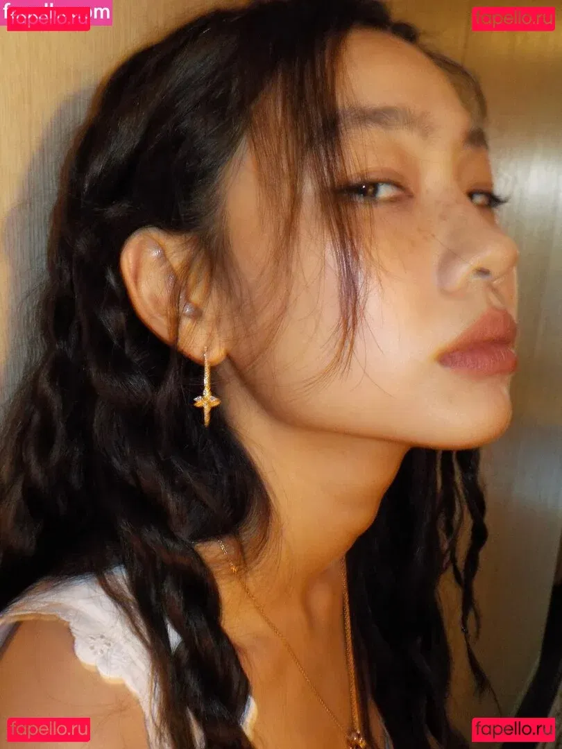 Jung Ho-yeon Onlyfans Photo Gallery 