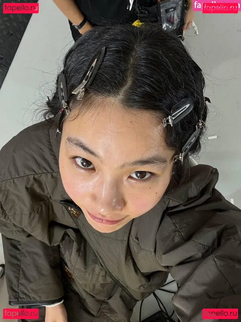 Jung Ho-yeon Onlyfans Photo Gallery 