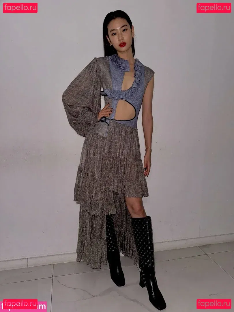 Jung Ho-yeon Onlyfans Photo Gallery 