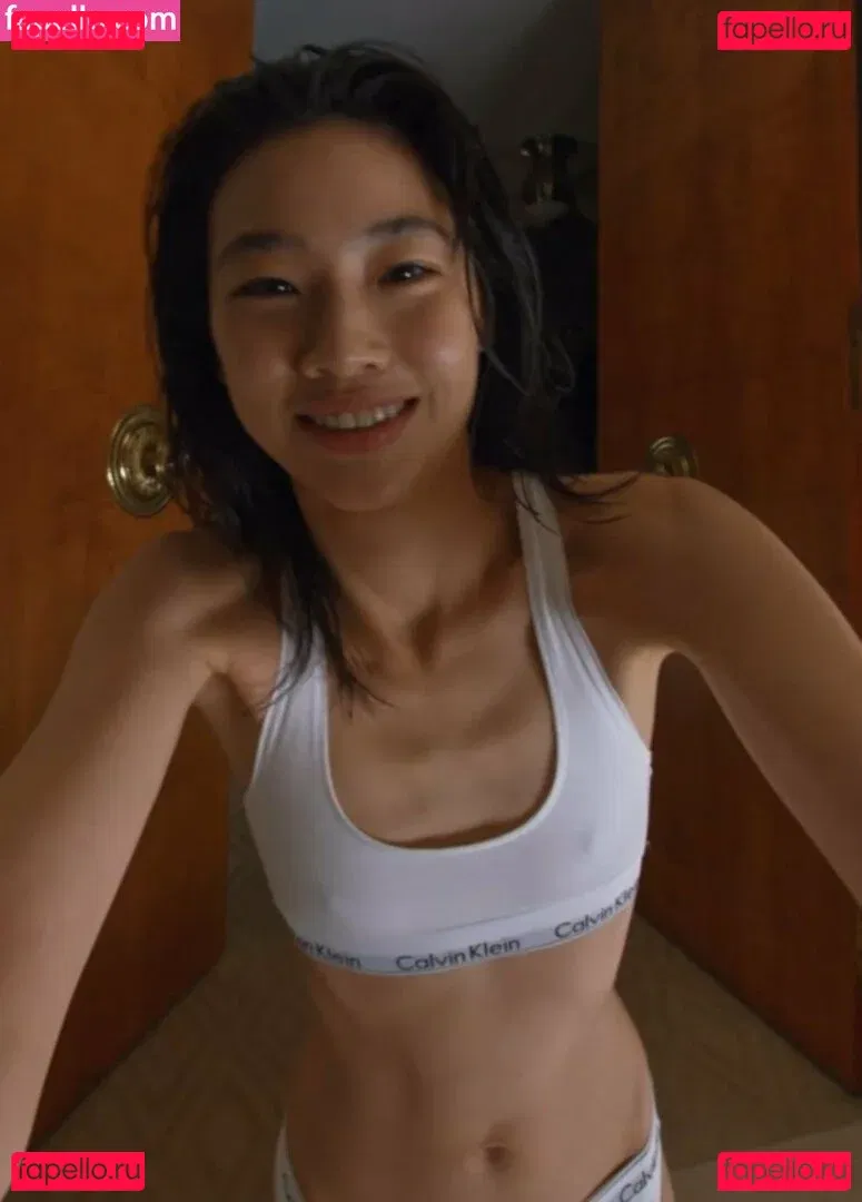 Jung Ho-yeon Onlyfans Photo Gallery 