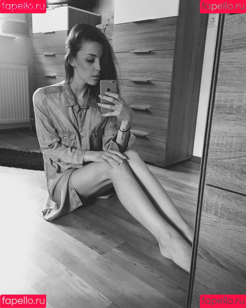 Katharina M. Onlyfans Photo Gallery 