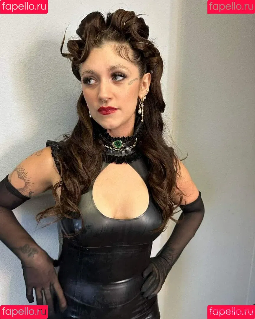 Sierra Ferrell Onlyfans Photo Gallery 