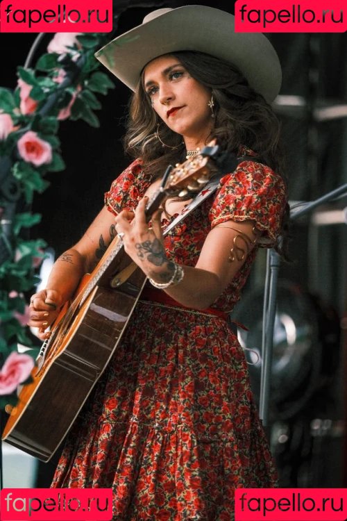 Sierra Ferrell Onlyfans Photo Gallery 