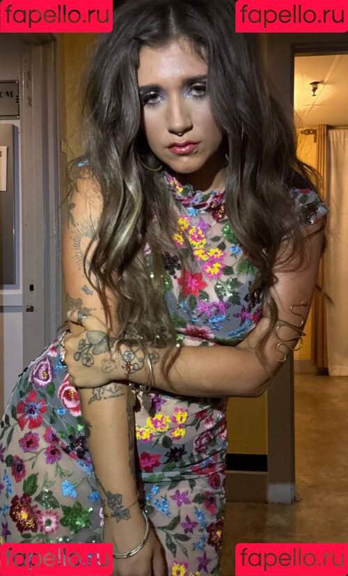 Sierra Ferrell Onlyfans Photo Gallery 