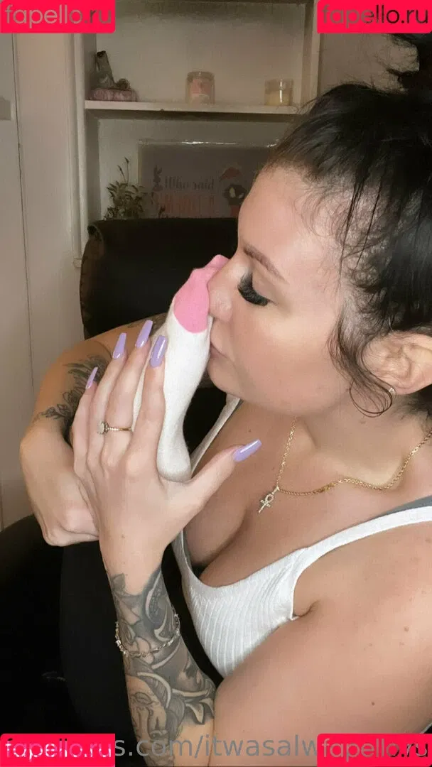 itwasalwaysmysoles Onlyfans Photo Gallery 