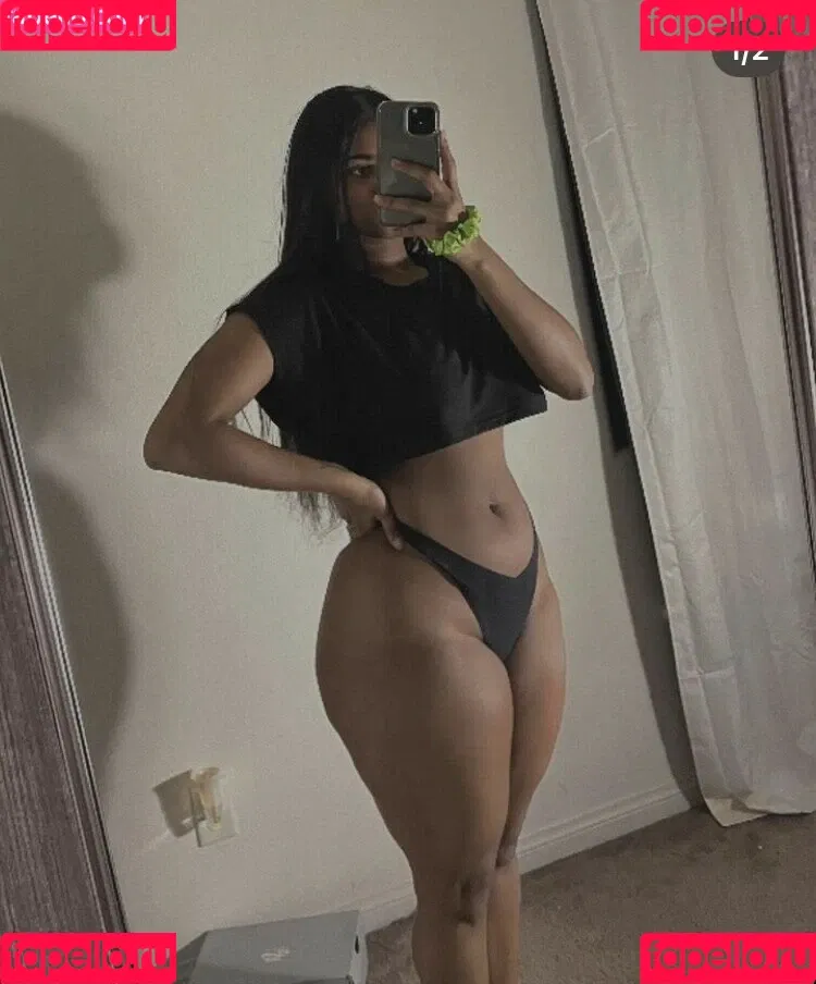 MzKora Onlyfans Photo Gallery 