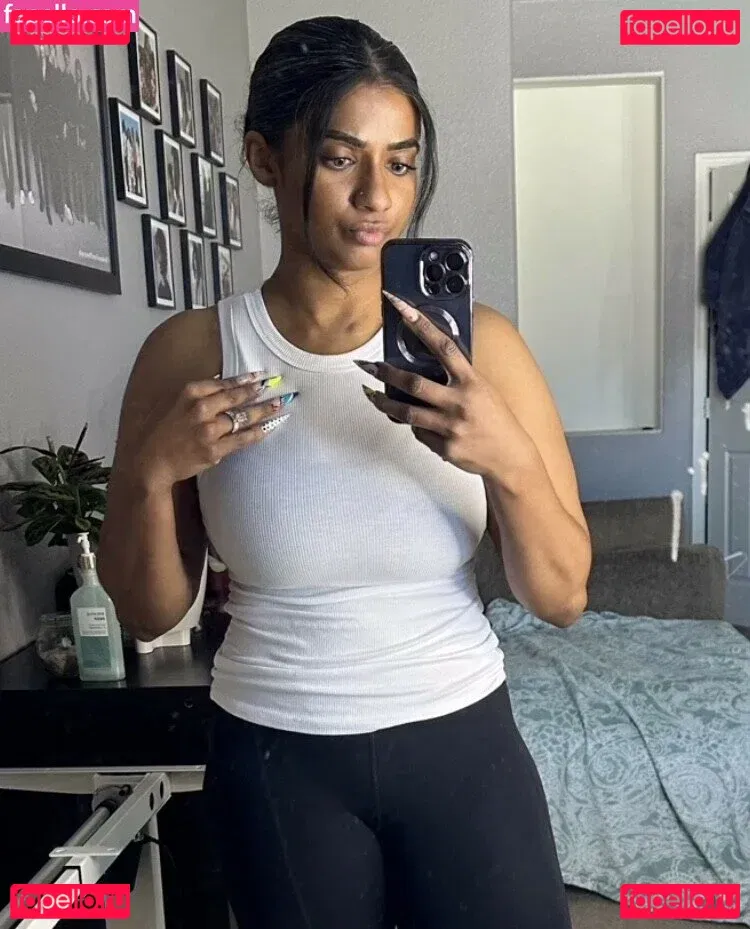 MzKora Onlyfans Photo Gallery 