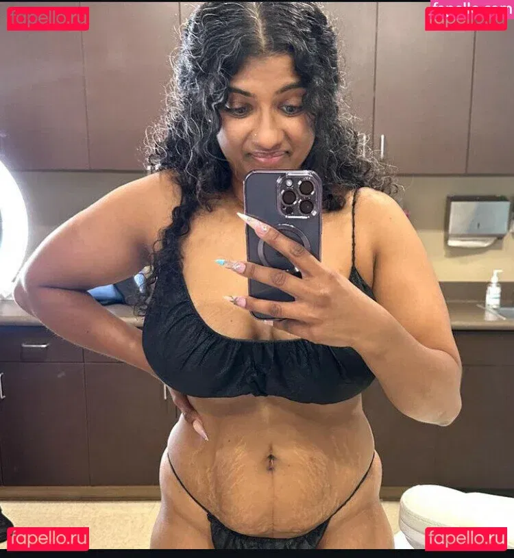 MzKora Onlyfans Photo Gallery 