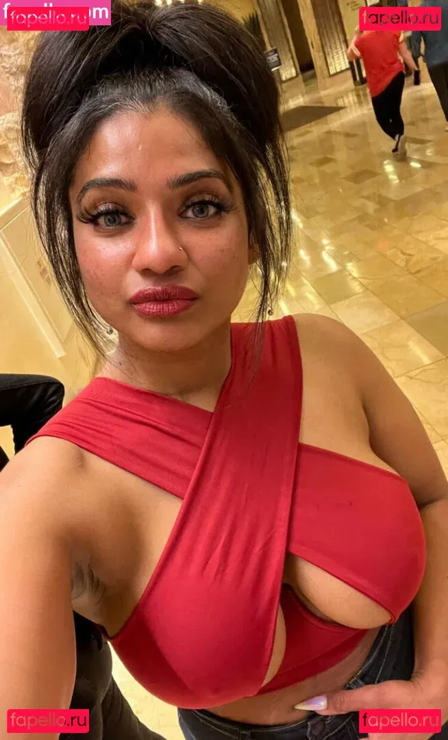 MzKora Onlyfans Photo Gallery 