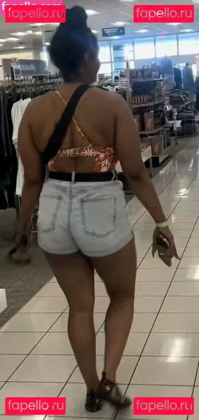 MzKora Onlyfans Photo Gallery 