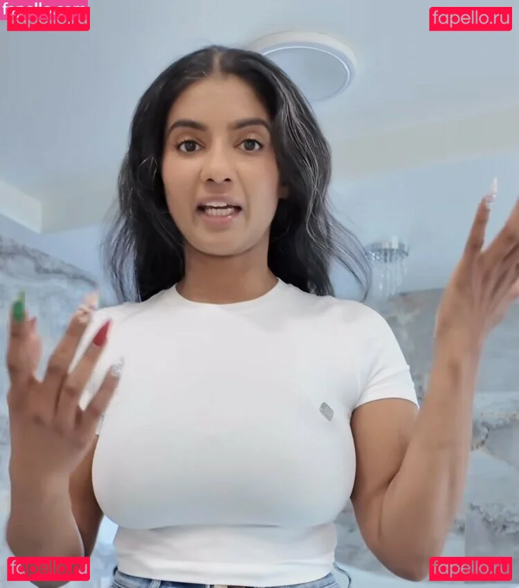 MzKora Onlyfans Photo Gallery 