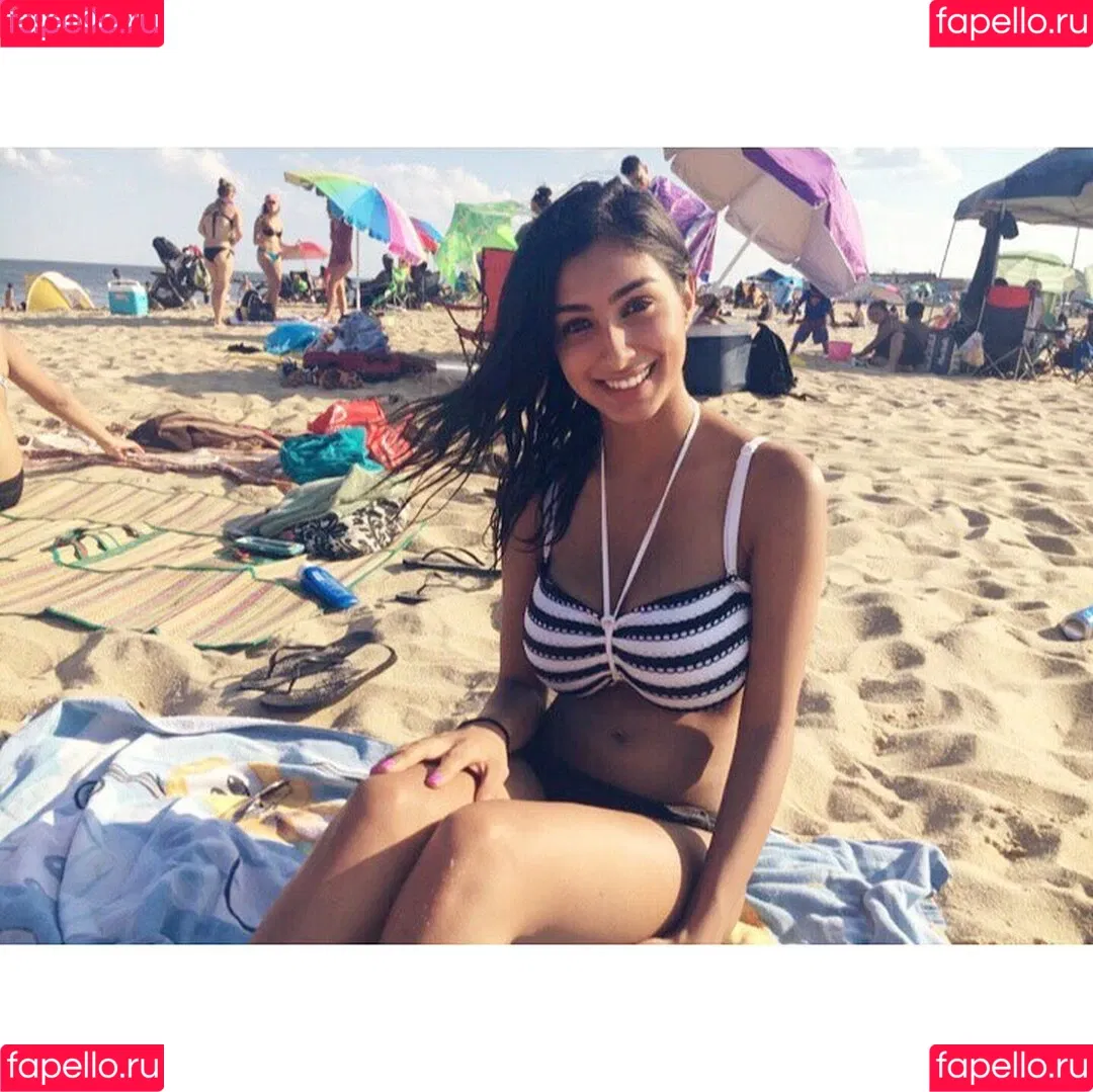 Sasha Kalra Onlyfans Photo Gallery 