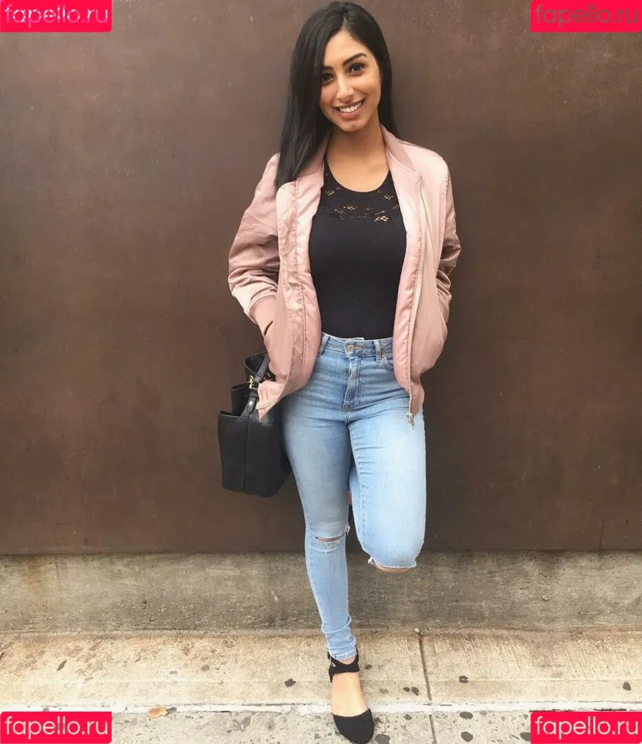 Sasha Kalra Onlyfans Photo Gallery 