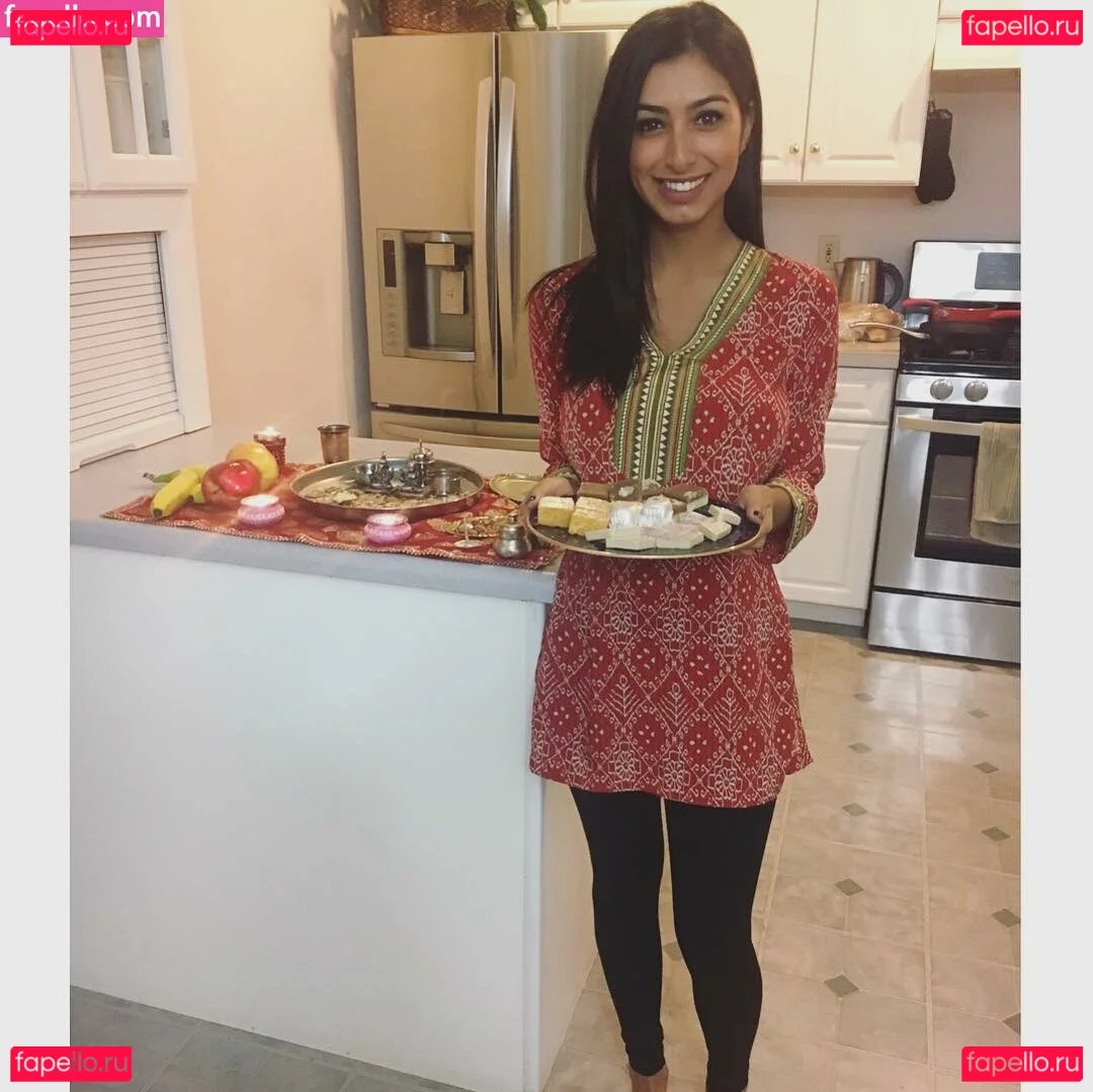 Sasha Kalra Nude Onlyfans Photo 51