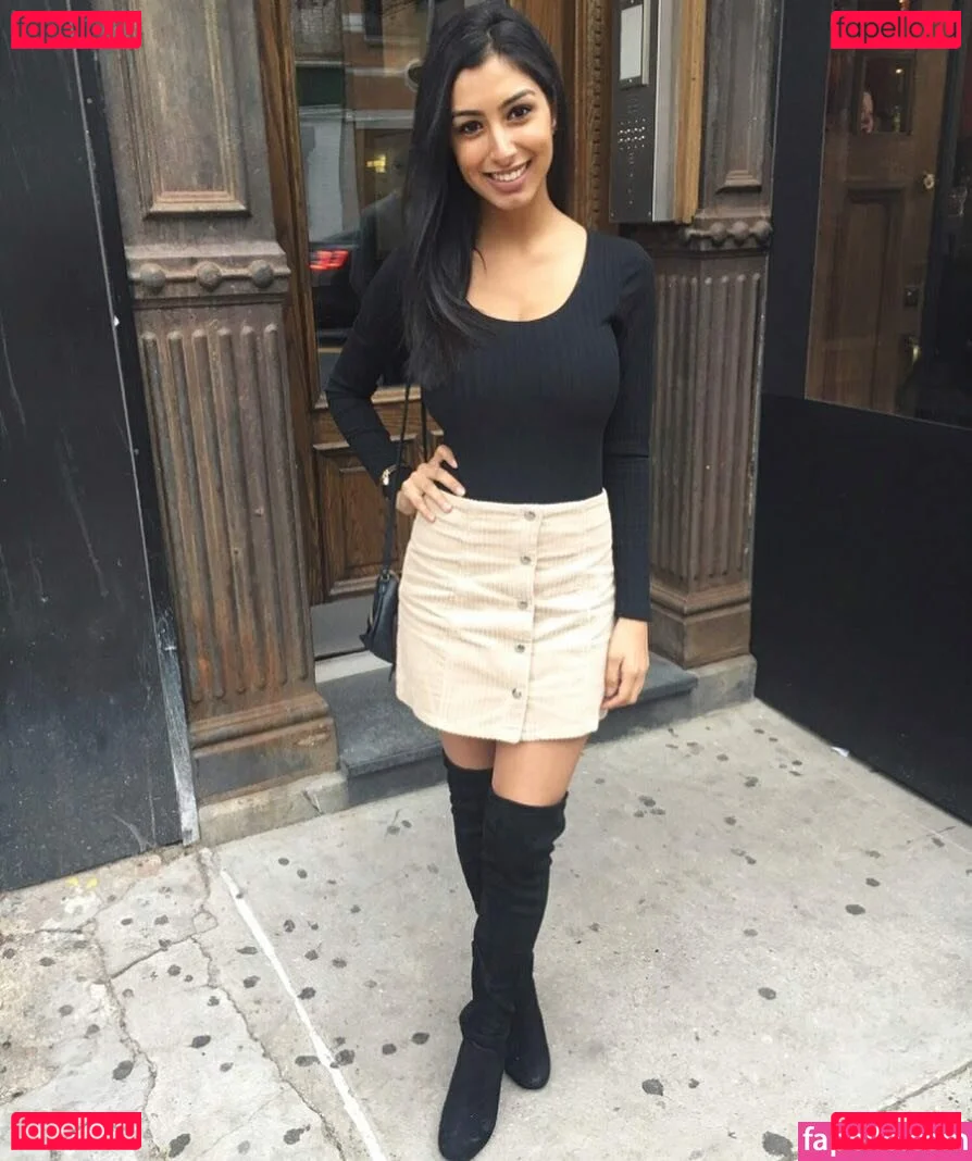 Sasha Kalra Nude Onlyfans Photo 44
