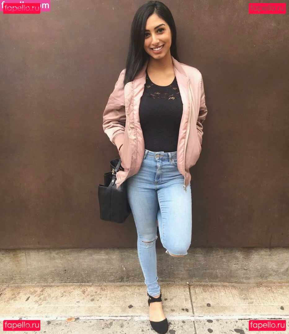 Sasha Kalra Nude Onlyfans Photo 37