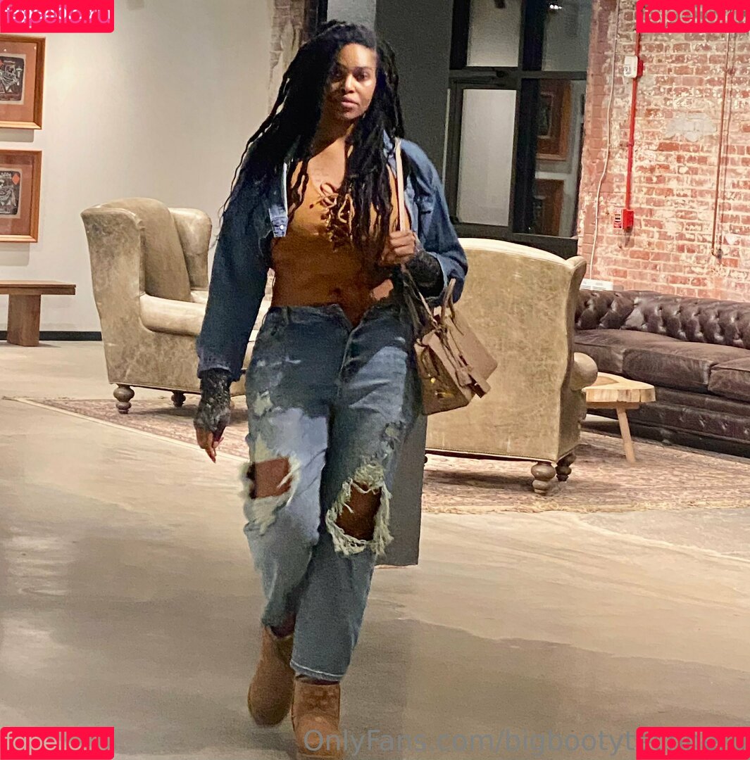 bigbootytechnerd Onlyfans Photo Gallery 