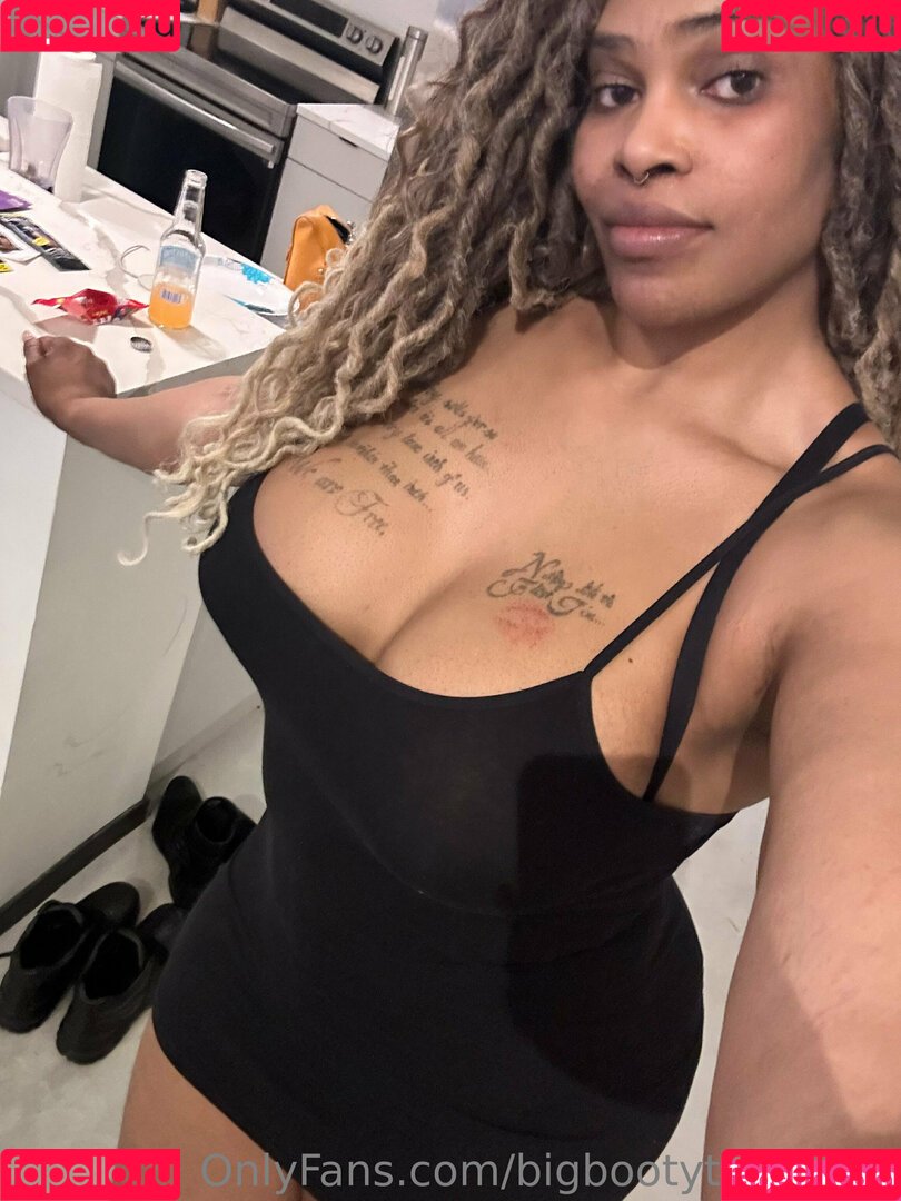 bigbootytechnerd Onlyfans Photo Gallery 