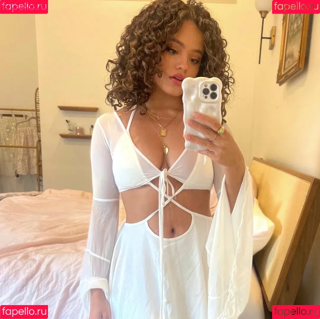 inAlicesWunderland Onlyfans Photo Gallery 
