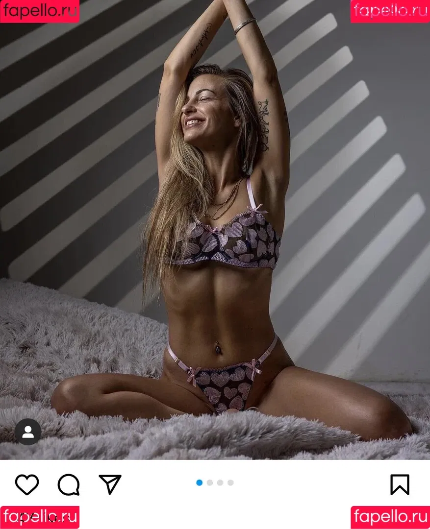 Gal Leo Onlyfans Photo Gallery 