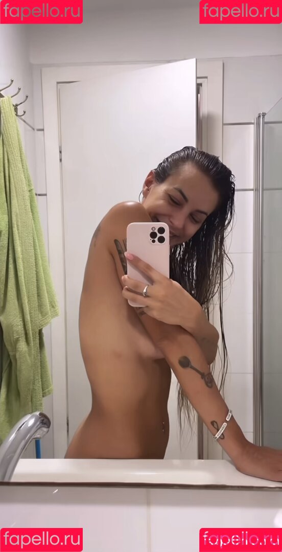 Gal Leo Onlyfans Photo Gallery 