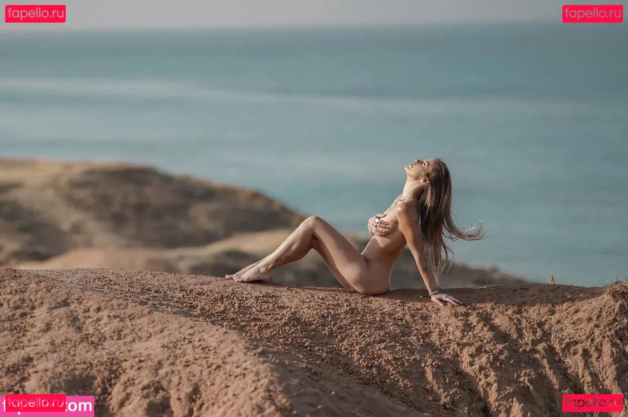 Gal Leo Onlyfans Photo Gallery 