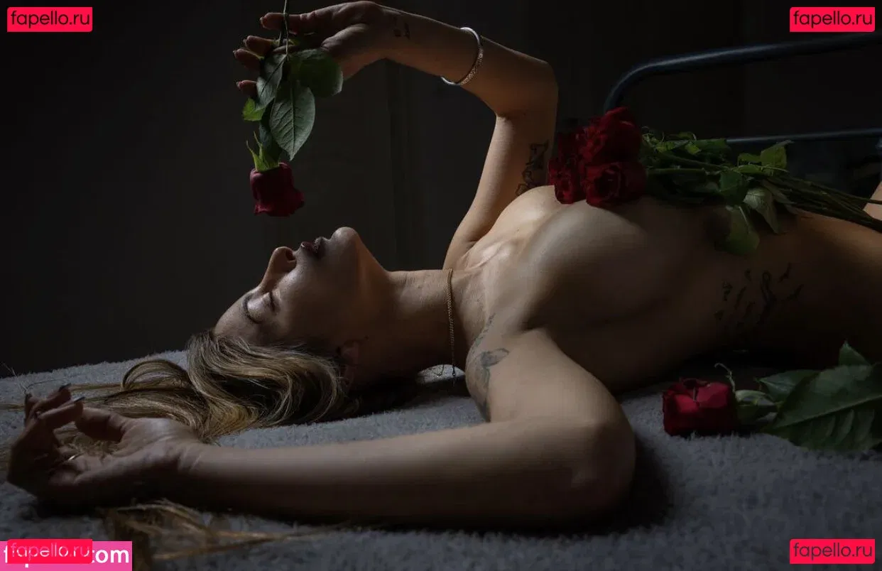 Gal Leo Onlyfans Photo Gallery 