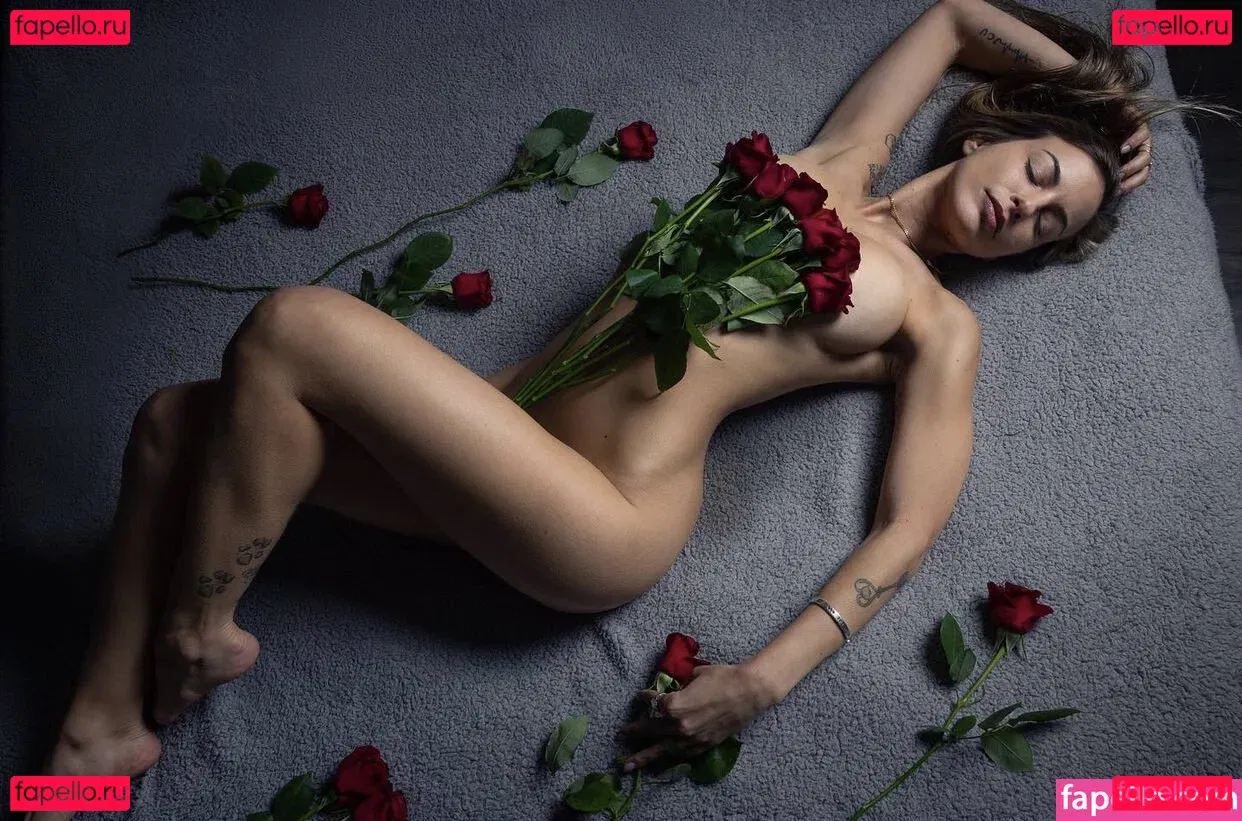 Gal Leo Onlyfans Photo Gallery 