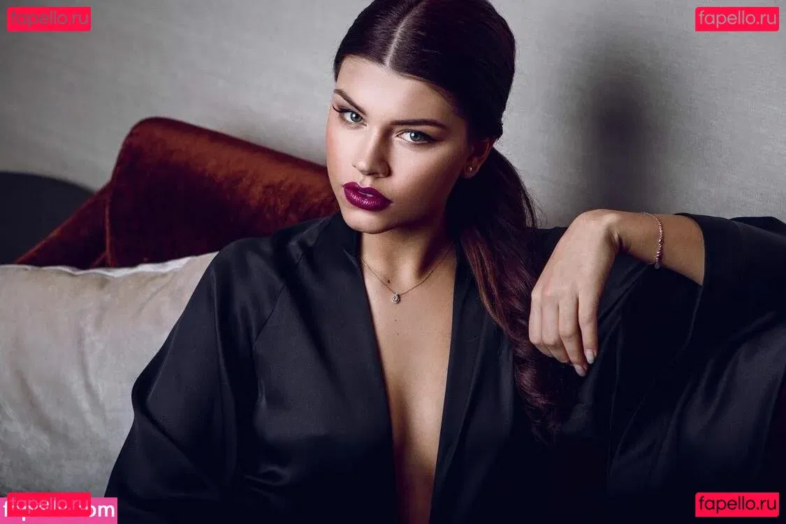 Karolina Chomistekova Onlyfans Photo Gallery 