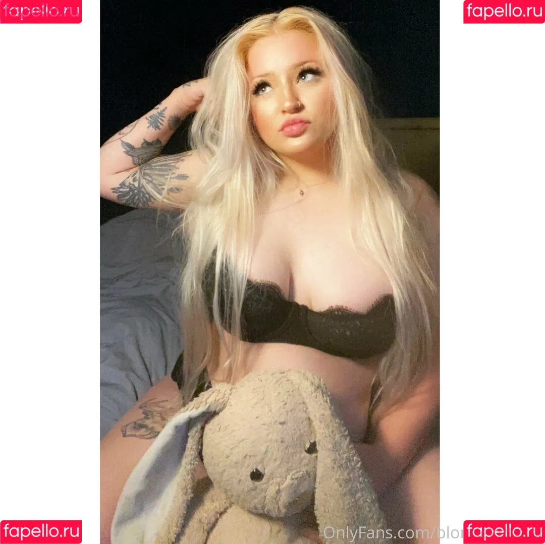 blondekittycat Onlyfans Photo Gallery 