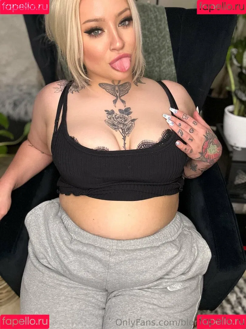blondekittycat Onlyfans Photo Gallery 